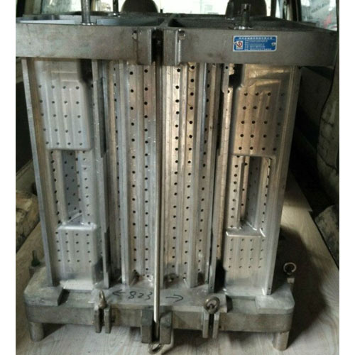 手動(dòng)電機(jī)殼模具 